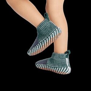 Bombas Youth Gripper Slippers in Midnight Teal size 1-5